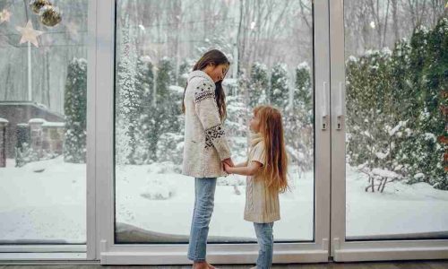 family-spending-time-home-christmas-decorations-1-qwnr73gjq8cdlfpko28ttbbyfyduc89wp4ykmmuke0-racodzh01q71as0ebhzsikoi0xyklsqrwo5647uoxk