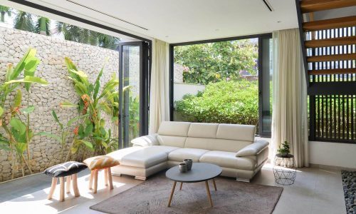 villa-project-openable-sliding-windows-brings-natural-light-inside-05-qwnr6f0qsjex7kp2mroj0hhyzxqas3kvxrzy5fusvs-racoafmy89c1ft631yqj3gxt8jgniyna33f4ul48fs